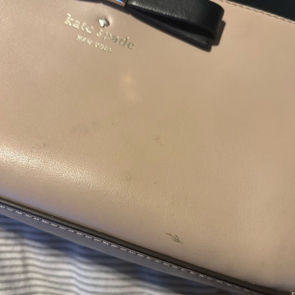 Kate spade New York cross body/should bag pink and black with bow. - Picture 4 of 6